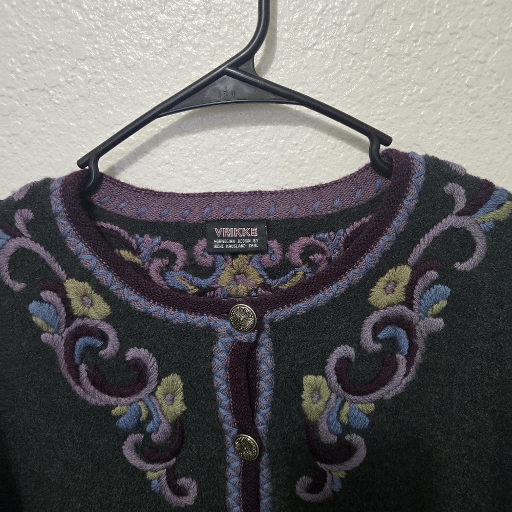 Vrikke Norwegian wool Cardigan sweater button up long sleeve green floral - Picture 5 of 8